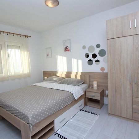 Apartments And Room Eva Rovinj Exterior photo