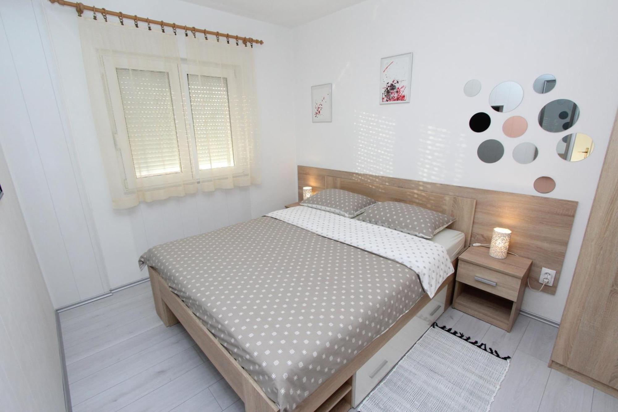 Apartments And Room Eva Rovinj Exterior photo