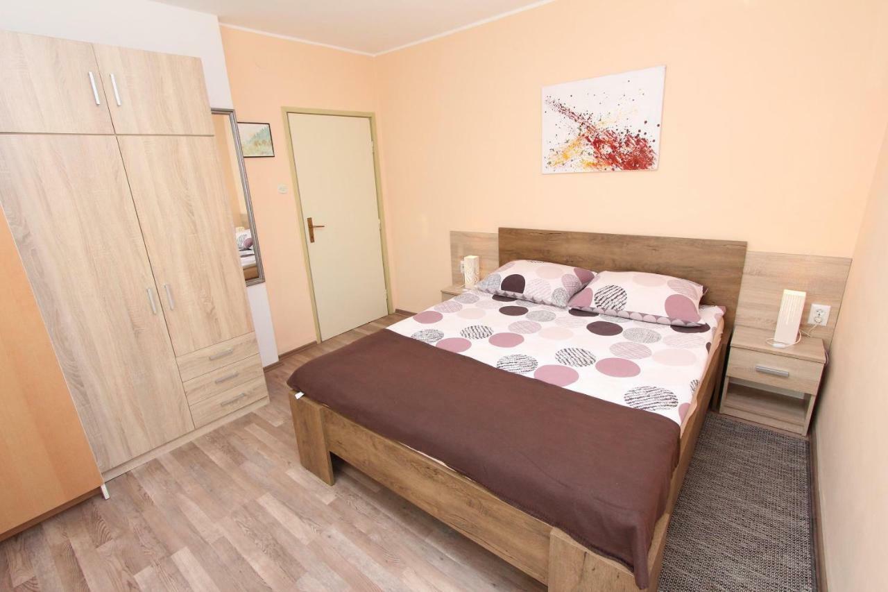 Apartments And Room Eva Rovinj Exterior photo