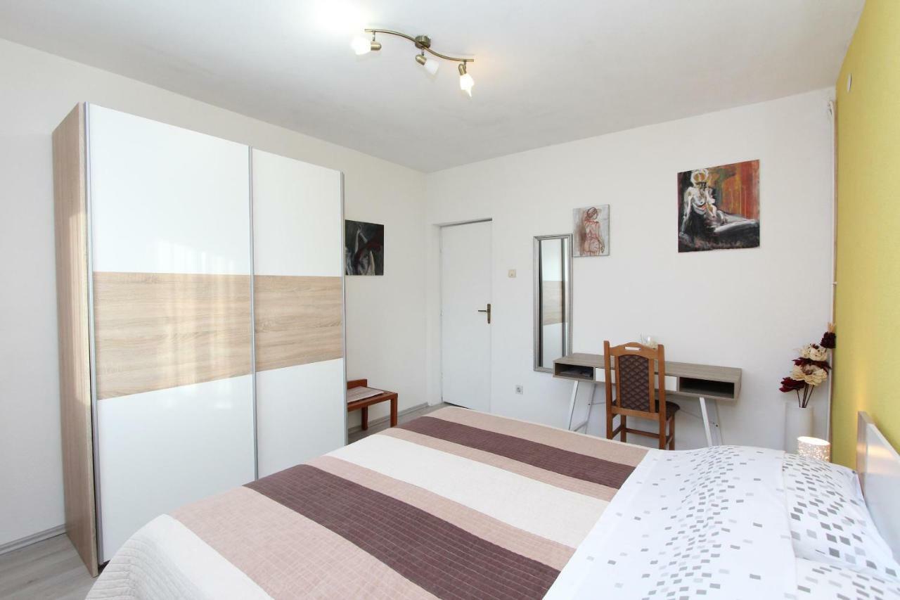 Apartments And Room Eva Rovinj Exterior photo