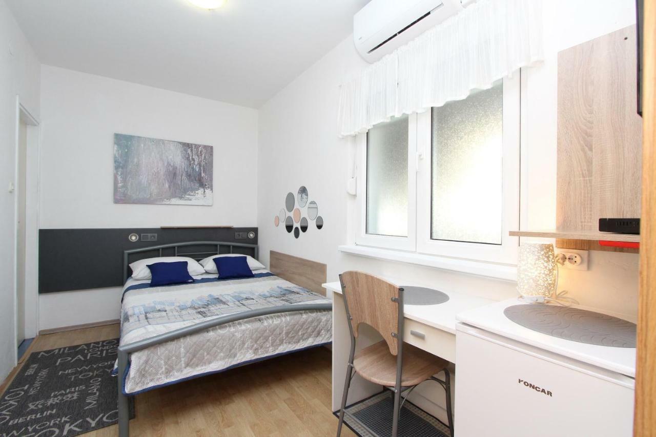 Apartments And Room Eva Rovinj Exterior photo