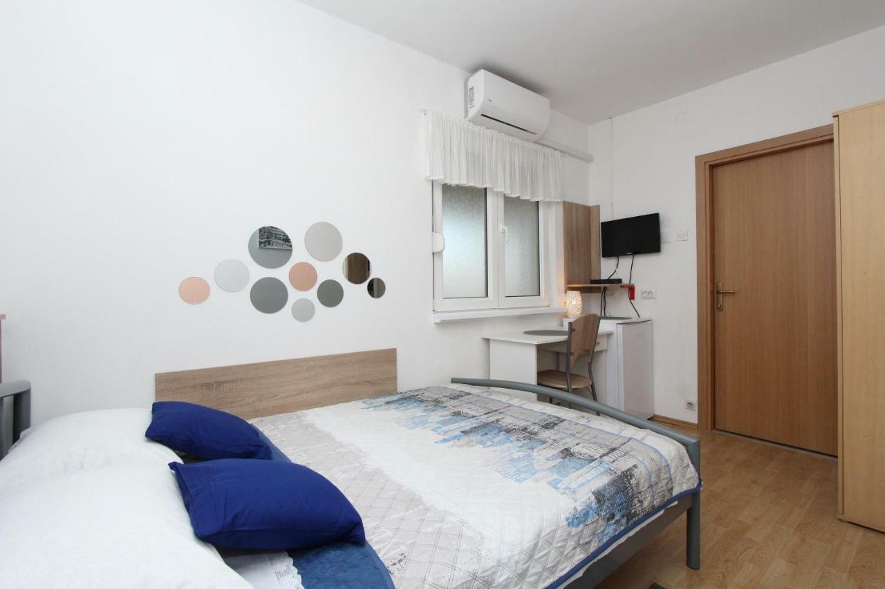 Apartments And Room Eva Rovinj Exterior photo